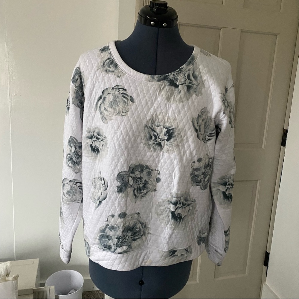 Loft Boxy Floral Quilted Sweatshirt